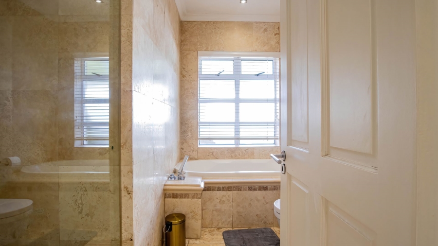 6 Bedroom Property for Sale in Newlands Western Cape